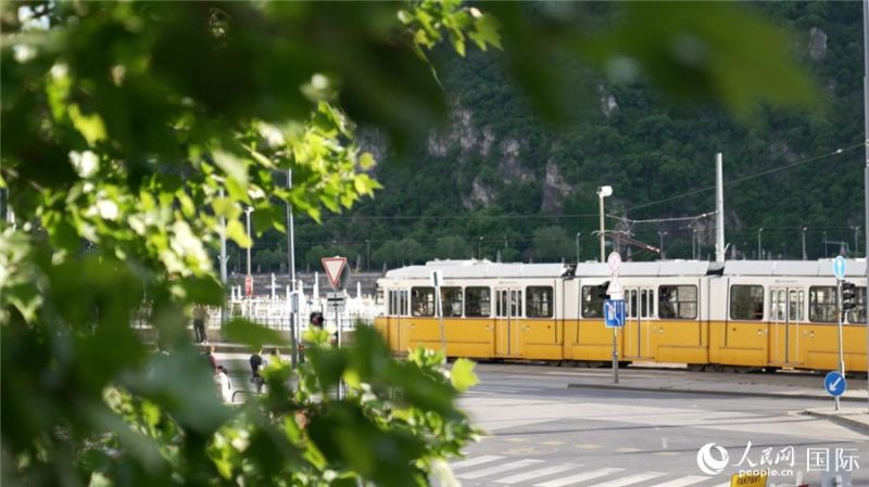 Φωτογραφ?ε?: Εισερχ?μενο? στη Βουδαπ?στη, την πρωτε?ουσα τη? Ουγγαρ?α?, θαυμ?ζει? το ?Μαργαριτ?ρι του Δο?ναβη?